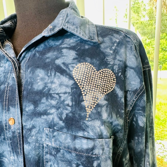 The Dye 2 Dye 4 Fettucini Blue Tie-Dye Shirt with Heart Detail Size Medium - Picture 4 of 11